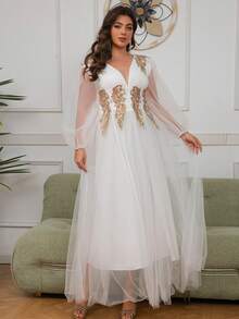 White Deep V-Neck Long Sleeve Mesh Plus Size Wedding Dress - White - View 3