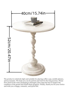 纯白色边桌可与不同风格的家居装饰搭配。这是一份特别的礼物，可以送给新搬来的亲戚或朋友。金属边桌，现代风格的客厅家具