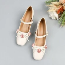 Pumps mit Blockabsatz und Blumen-Detail für Damen in Große Größen, Lässig-Stil, Valentinstag