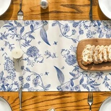 Toalha de mesa de borboleta de eucalipto e lavanda, corredor de mesa monocromático com pássaros e flores, hortênsia azul, decoração de mesa de cozinha de primavera, decoração de festa em casa, toalha de mesa resistente a óleo e manchas