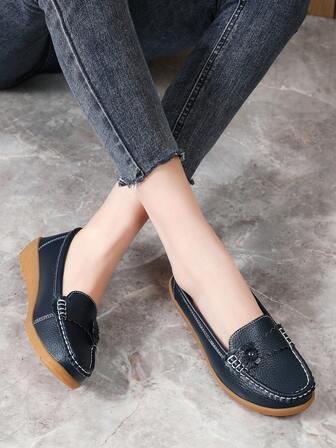 2024 Autumn Women's Slip-On Flat Shoes, Soft Sole Loafers For Middle-Aged Women