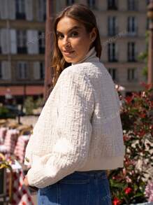 Veste courte en tweed à paillettes et col rond pour femme – Design sophistiqué et minimaliste, parfaite pour toutes les occasions : travail, événements formels ou rendez-vous romantiques.