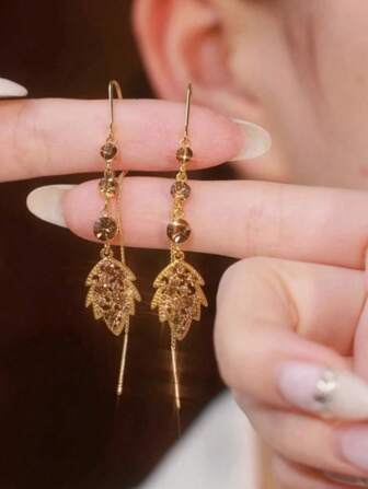 1 Pair Rhinestone Encrusted Maple Leaf Tassel Earrings, Suitable For Formal Events And Weddings