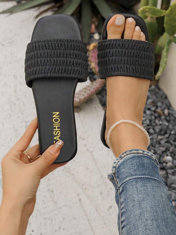 Women's Quilted Open Toe Slip-On Sandals, Casual Minimalist Style Black Flat Beach Slippers, Summer 2025
