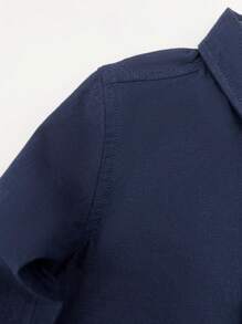 1 Stück Klassisches Collegestyle Hemd für kleine Jungen, lässiges, formelles, hellblaues Langarmhemd aus dünnem Stoff für Kleinkind Jungen, geeignet für den täglichen Gebrauch, Schule, Outdoor/Party, Feiertage, Zeremonien, Präsentationen