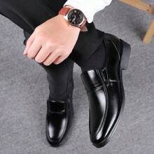 新款男士乐福鞋，简约纯色低帮拼接金属装饰，1 件装软底舒适透气防滑一脚蹬休闲鞋，适合通勤、远足、派对、婚礼、百搭