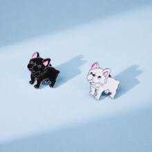 2枚复古日式可爱斗牛犬合金油滴徽章胸针，可作包包、铅笔盒、衣服别针、挂饰、背包等配饰，适合学校、办公室、衬衫、外套等，亦可作万圣节、秋冬季饰品。适合青少年、青年、男士，休闲、户外、运动、度假、毕业礼物、生日礼物、日常佩戴，趣味教师节礼物、万圣节配饰、教师节服装配饰、包包挂饰、圣诞节男士礼物、包包别针。