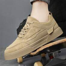 Neue modische lässige Sneaker Skateboard Schuhe, vielseitiges Design, Obermaterial aus Veloursleder, weiche und bequeme Innenfütterung, rutschfeste Sohle, bequeme Outdoor Lässig Sportschuhe
