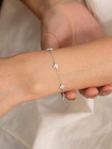 1 PC Modieuze 925 Sterling Zilveren Vijf Bloemen Armband Met Strass Voor Vrouwen Dating Party Bruiloft Verloving Armband Dames Fijne Sieraden Vriendin Cadeau Verjaardagscadeau Voor Vrouwen En Meisjes Valentijnsdag
