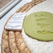 Molde de arcilla polimérica con forma de hoja fresca para hacer pendientes, herramienta de manualidades para dar forma y moldear colgantes con diseño de patrón de planta verde