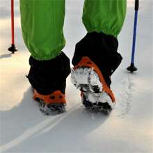 1 对户外雪钉冰爪，防滑鞋套，适合滑雪、徒步旅行、登山
