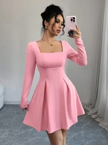 粉色优雅方领长袖A字迷你连衣裙，适合派对、约会、日常穿着，年轻时尚，简约百搭，也适合婚礼、约会等场合，春夏新款女装