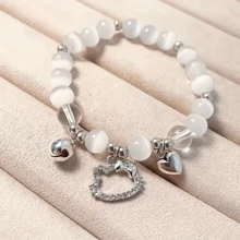 Sanrio 1 pièce Accessoire de poignet élastique avec charm Sanrio Hello chat, perles en verre émaillé de couleur cœur. Créé pour les âges 15+. Bijou officiellement sous licence, inspiré du thème mignon Y2K, idéal pour l'anniversaire et les événements festifs