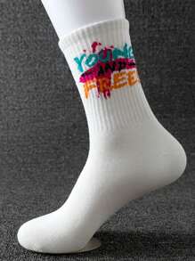 5 pares de calcetines de tubo medio aleatorios para hombres y mujeres de estilo callejero. Calcetines de tripulación cómodos y personalizados con estampados de colores