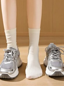 秋冬休闲运动风厚底平底银色厚底运动鞋，网眼透气，适合元旦、万圣节、圣诞节，将运动鞋的舒适性、功能性与时尚元素相结合，适合日常休闲搭配，为穿搭增添一丝休闲活力感 - 銀色 - 查看 5