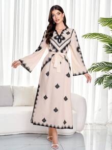 女士休闲印花方领秋季喇叭袖宽松连衣裙（定位印花）端庄长袖连衣裙