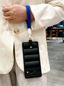 Funda para teléfono móvil de chaqueta acolchada escarcha con correa de mano de peluche compatible con Pixel 8Pro, 8 7Pro 7 y 7A, que ofrece una sensación de carcasa suave - Negro - Ver 3