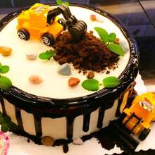 18pcs Construction Vehicle Cake Decoration Set, Including Dump Truck, Excavator, Tractor, Cake Toppers And 5 Road Signs, 6 Excavator & Truck Decor For Boy's Birthday Cake