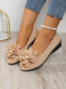 圆头仿珍珠和铆钉装饰花卉坡跟休闲一脚蹬女鞋，春/夏/秋季 - 杏色 - 查看 2