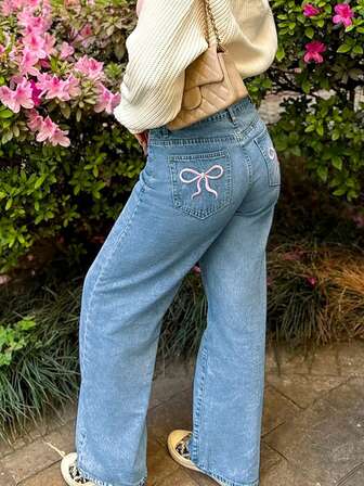 Women's Fashion Casual Sweet Bow Embroidered Mid-Rise Pocket Straight Jeans