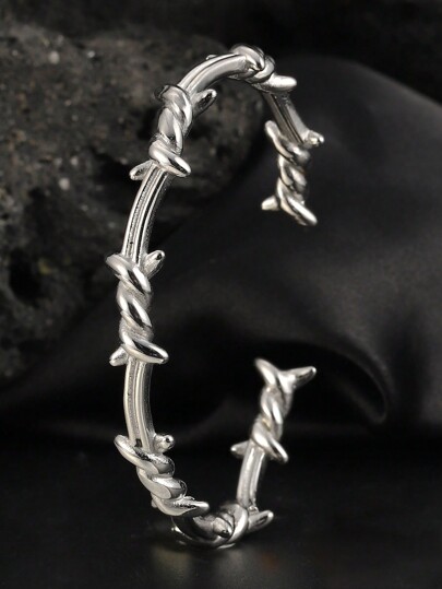 Camhanno 1 Stück Straßen-Mode Armband aus rostfreiem Stahl mit offenem durchbrochen Dorn Design, das Männer täglich beim Ausgehen tragen können