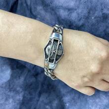 1 pieza Brazalete de acero inoxidable de moda para entusiastas de las motos, talla única