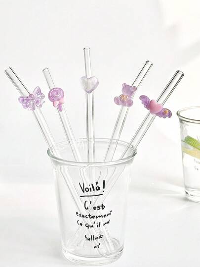 1/2Pcs/1Set Purple Cartoon Decorations Glass Straws With Butterfly/Lollipops/Hearts/Bear Stuff, Reusable Heat-Resistant Bent Glass Drinking Straw Cutlery Set, For Kitchen, Water Cup, Straw Topper, Cold Drinks, Milk Tea, Coffee, Juice, Smoothies, Home, Restaurants, Cocktail Parties, Back-To-School, Gifts For Girlfriends/Boyfriends, Parents, Friends, Holiday Supplies, New Year, Valentine's Day.