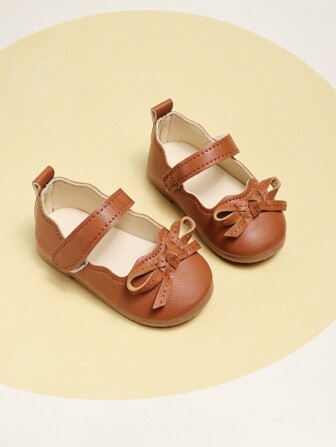 女孩时尚甜美可爱玛丽珍公主鞋，蝴蝶结装饰，简约舒适一脚蹬，适合春夏季