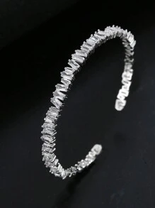 1 Piece Classic And Popular Adjustable Zirconia Bridal Bracelet With An Irregular Step-Cut Design.