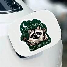 1 szt., humorystyczne kalambury, 3-calowe, zdejmowane, wodoodporne, zewnętrzne, winylowe, trwałe, kreatywne naklejki na prezent z motywem szopa. "To się nazywa kosz na śmieci, a nie kosz na śmieci nie może". Zabawna naklejka z szopem, naklejka z pandą na śmieci, humorystyczna naklejka ze zwierzęciem, słodka naklejka z szopem, naklejka z kalamburem na kosz na śmieci, odpowiednia na każdą gładką powierzchnię, na laptopa, tablet, etui na telefon komórkowy, pamiętnik, notatkę, biurko, kask, artykuły szkolne.