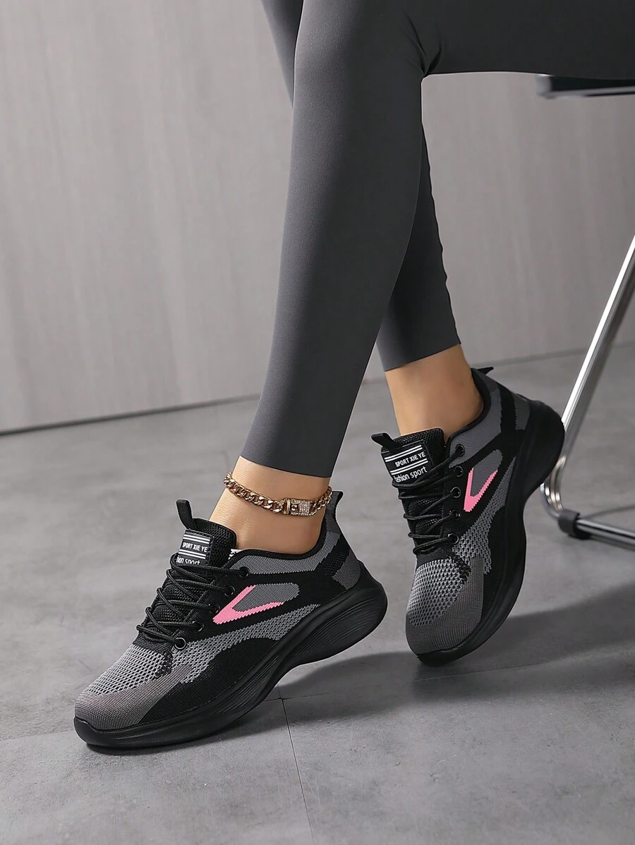 2025 秋季女式休闲运动鞋 - 透气网眼跑鞋，柔软舒适系带设计，几何图案，四季低帮，灰色/白色/绿色，MD 鞋底 - 仅限手洗或干洗