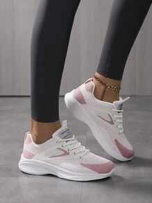 2025 秋季女式休闲运动鞋 - 透气网眼跑鞋，柔软舒适系带设计，几何图案，四季低帮，灰色/白色/绿色，MD 鞋底 - 仅限手洗或干洗