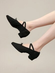 Nouvelles chaussures de danse noires, chaussures de danse en canevas à talon mi-bas de 3 cm pour femmes, avec cordon de serrage. Convient pour le ballet, l'enseignement, la danse latine, le jazz, la danse moderne, la gymnastique, les représentations sur scène. Semelle souple, chaussures de sport d'intérieur légères, confortables et durables.