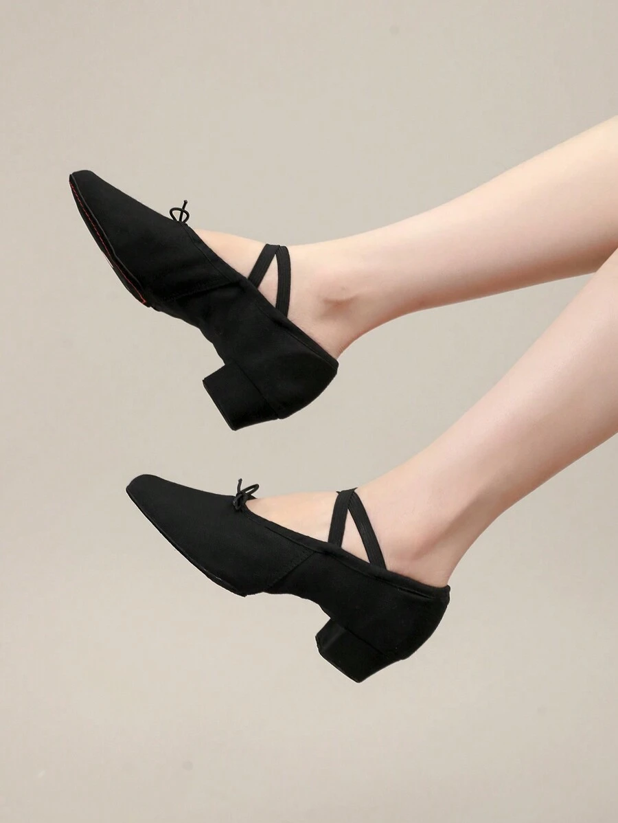 Nouvelles chaussures de danse noires, chaussures de danse en canevas à talon mi-bas de 3 cm pour femmes, avec cordon de serrage. Convient pour le ballet, l'enseignement, la danse latine, le jazz, la danse moderne, la gymnastique, les représentations sur scène. Semelle souple, chaussures de sport d'intérieur légères, confortables et durables.