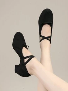 Nouvelles chaussures de danse noires, chaussures de danse en canevas à talon mi-bas de 3 cm pour femmes, avec cordon de serrage. Convient pour le ballet, l'enseignement, la danse latine, le jazz, la danse moderne, la gymnastique, les représentations sur scène. Semelle souple, chaussures de sport d'intérieur légères, confortables et durables.