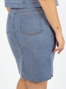 Saia Jeans Rosineia Curta Barra Arredondada Curvy Plus Aline Meneghetti