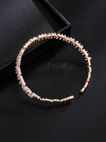 1 Piece Classic And Popular Adjustable Zirconia Bridal Bracelet With An Irregular Step-Cut Design.