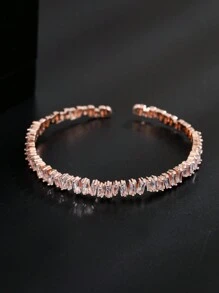 1 Piece Classic And Popular Adjustable Zirconia Bridal Bracelet With An Irregular Step-Cut Design.