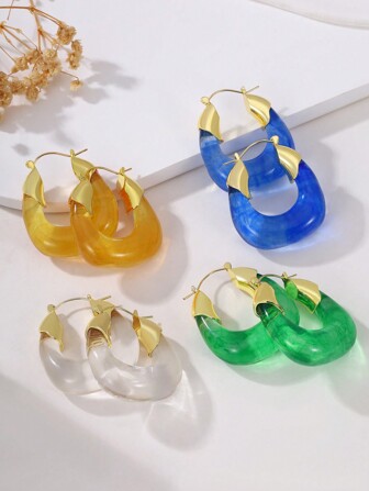 1 对树脂铜经典时尚优雅 U 形设计环状耳环，适合日常佩戴和派对，是送给妈妈的绝佳礼物