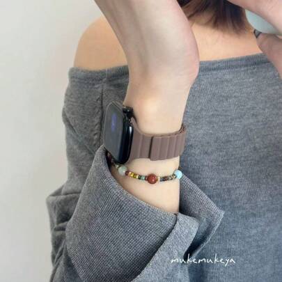 1pc Unisex Silicone Magnetic Band Compatible With Watch, Slim Silicone Magnetic Strap Fits 42mm 38mm 40mm 41mm 44mm 45mm 46mm 49mm , Fashion Smart Watch Replacement Band, Great Gift For Students Back To School, Fits Series Ultra2 Ultra SE2 SE 10 9 8 7 6 5 4 3 2 1