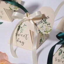 20 hộp giấy đựng quà cưới Rustic "A Sweet Day", hình kim tự tháp tam giác kèm thiệp, ruy băng, túi thơm, bao bì cho ngày lễ tình nhân, trang trí bàn tiệc kỷ niệm cho khách - Nhiều màu - Xem 3