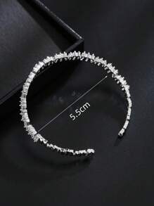 1 Piece Classic And Popular Adjustable Zirconia Bridal Bracelet With An Irregular Step-Cut Design.