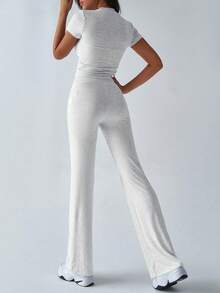 GAOVOT 女士两件套夏季 Y2K 运动休闲日常纯色短袖圆领 T 恤和修身直筒长裤套装