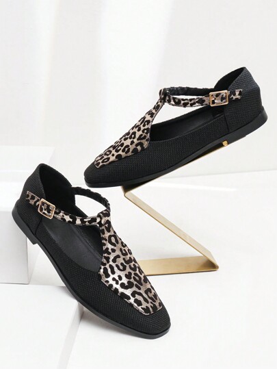 Schwarze Ballerinas mit quadratischer Zehenkappe für Frauen, neue hochwertige quadratische Zehenkappe Vintage Mary Jane Schuhe mit T-Riemen