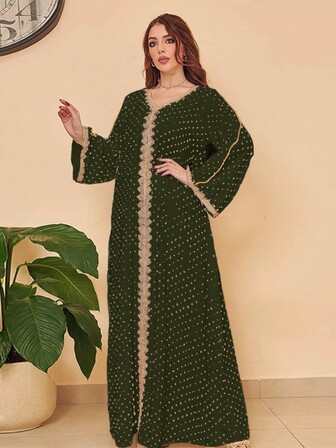 Vår/sommar 2025 Grön blommig spetsbroderi Guldstämplande klänning i arabisk stil