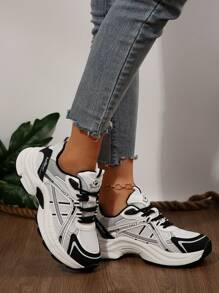 Zapatillas deportivas de suela gruesa con cordones, en patchwork de blanco y negro, de moda y versátiles para mujer, otoño 2025 - Blanco y Negro - Ver 5