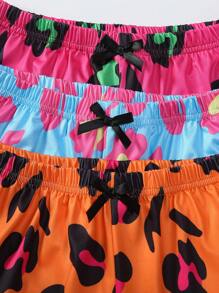3 piezas Pantalones cortos de estar en casa con estampado de leopardo asimétrico y ribete de lechuga