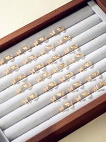 1pc Vintage Style 26 Letter Children's Ring, Ideal Customized Gift (Note: Due To Different Production Batches, There May Be Some Color Differences; Also, Due To Lighting And Shooting Angles, The Actual Product May Have Slight Color Differences From The Pictures.) - Yellow Gold - View 4