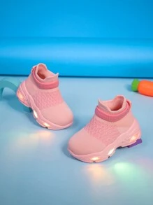 New Kids Soft & Breathable Mesh Casual Sneakers, Lightweight Lace-Up Outdoor Sports Shoes With Non-Slip Sole And LED Lights