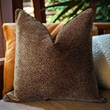 1pc Polyester Luxurious Royal Palace Contemporary Throw Pillow Cover, Abstract Texture Leopard, Tiger, Zebra Print, Single-Sided High-Precision Jacquard Velvet Fabric With Zipper, Suitable For Living Room, Sofa, Car, Home Decor, Bedroom, Party (No Pillow Insert)